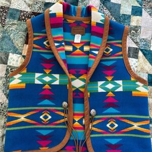 Vintage Women’s Pendleton Blanket Wool Vest Colorful Print - Mint Condition! USA